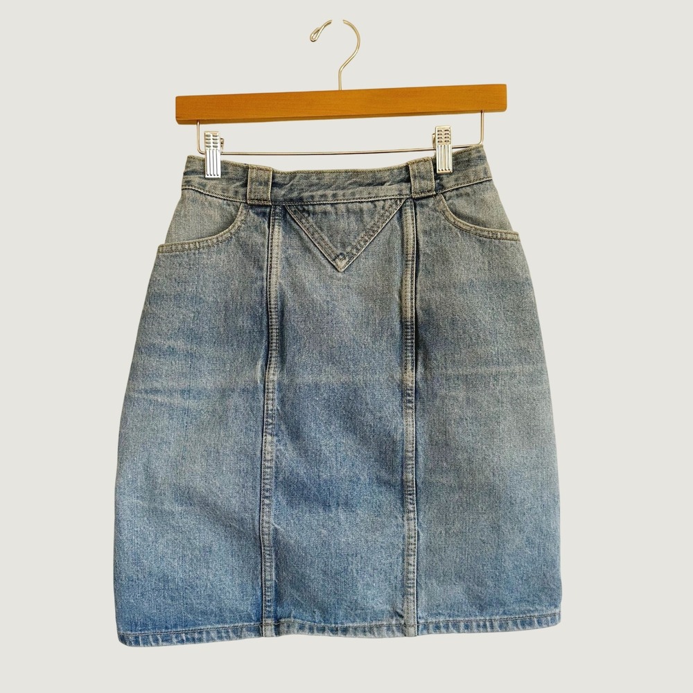 VTG 90s Guess Denim Mini Skirt Size 29 Patch Retro Y2K Made In USA 100% Cotton